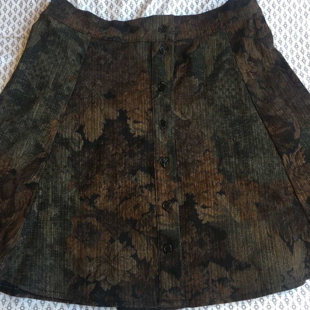 Brandy Melville dark forest mini skirt